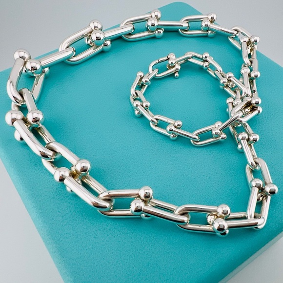 Tiffany Graduated Hardware Link Necklace - Picture 4 of 8